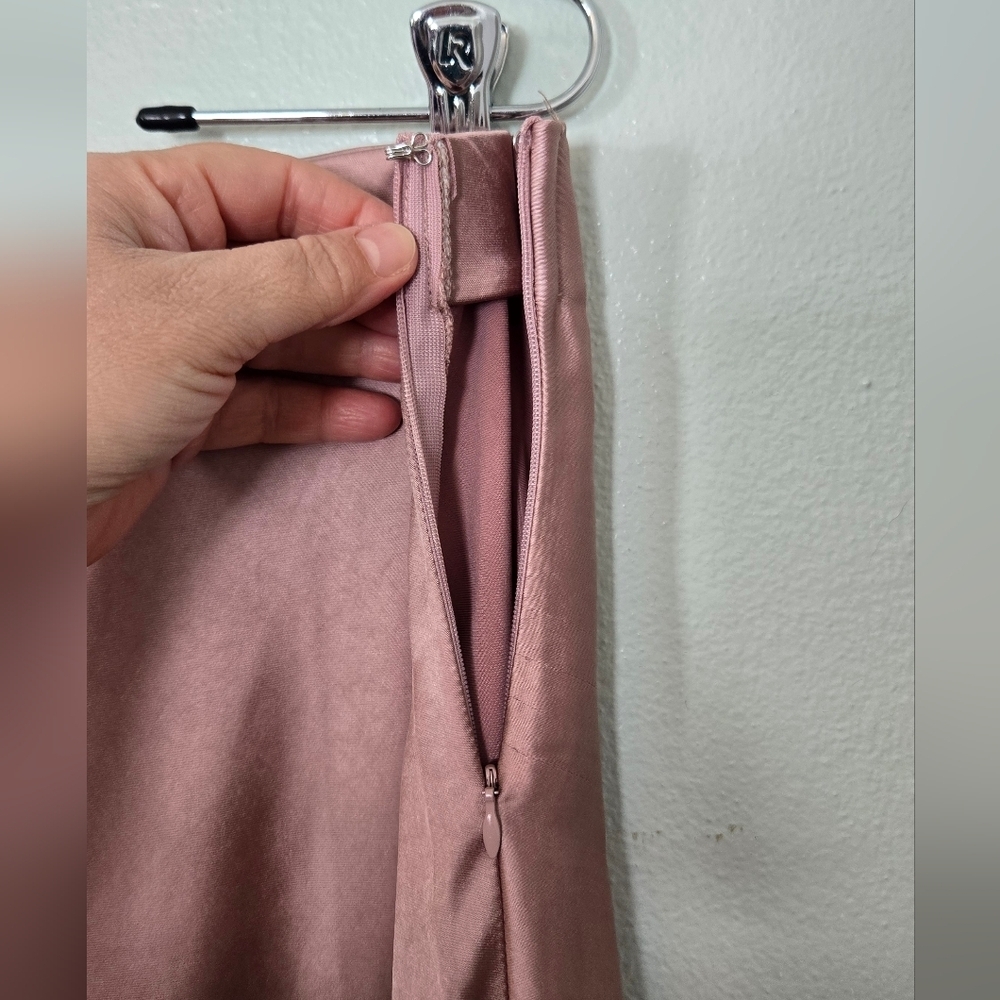 Baltic Born | NWOT Celeste Satin Midi Skirt In Blush Size XL - Picture 9 of 11